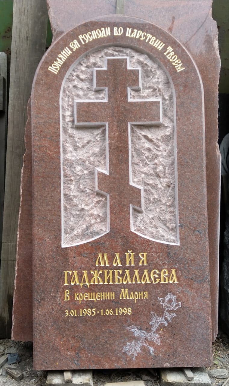 Памятник из красного гранита №2
